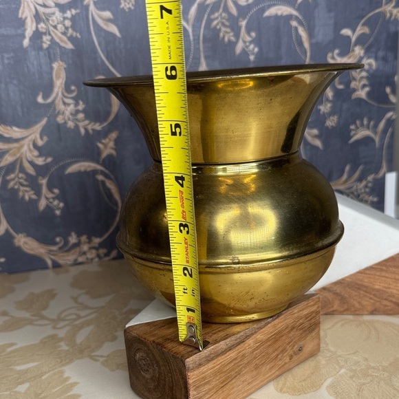 Vintage Estate Brass Vase, Planter, or Spittoon - Picture 4 of 6
